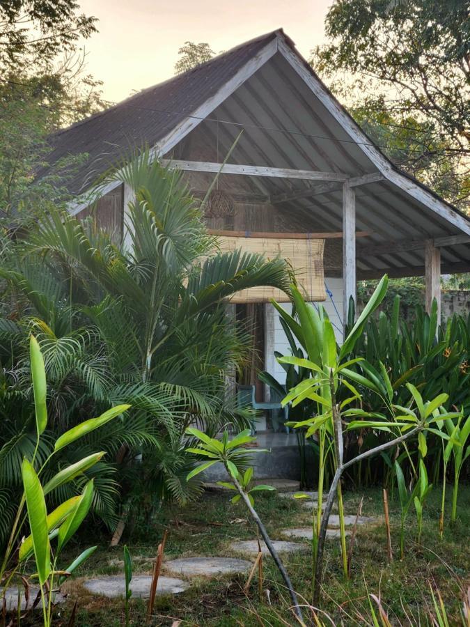 Kayu Cottage Джили Трауанган Екстериор снимка